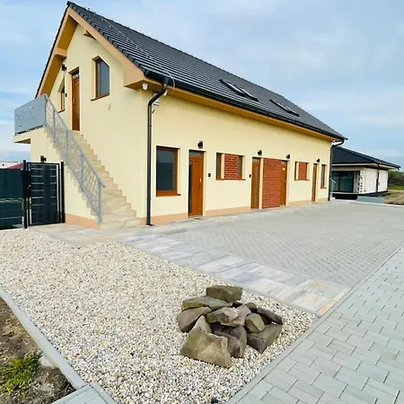 Appartamento Henry - - Slovakia Nesvady