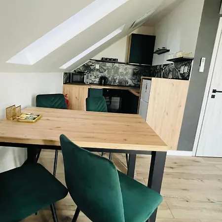 Henry - - Slovakia * Naszvad