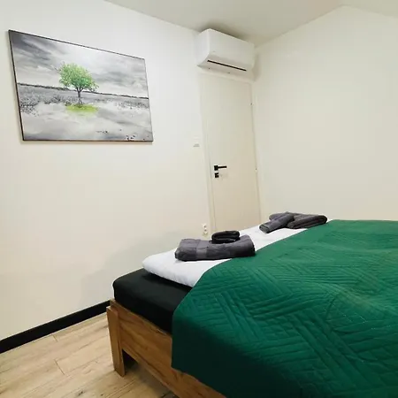 Apartman Henry - - Slovakia Naszvad