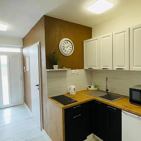 Henry - - Slovakia * Nesvady