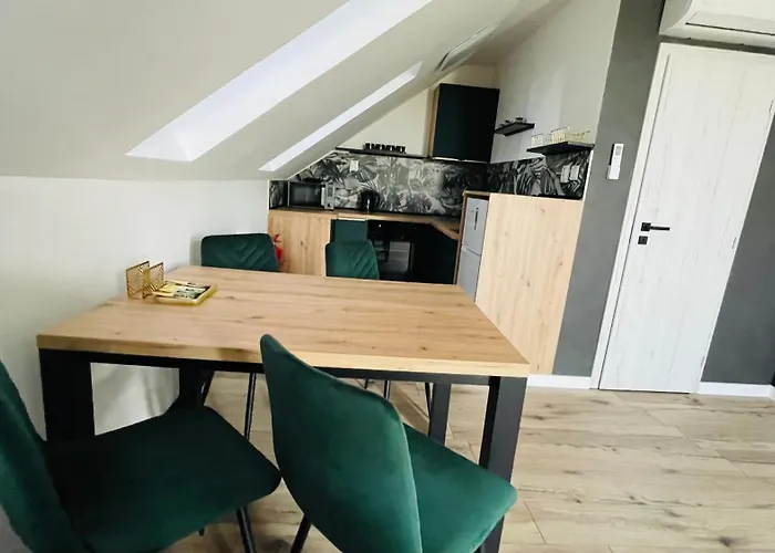 Henry - - Slovakia * Nesvady